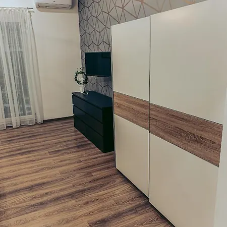 شقة Szondi Heroes Square *